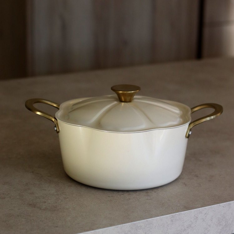 Faitout Dahlia en Aluminium Recyclé avec Couvercle - Beige