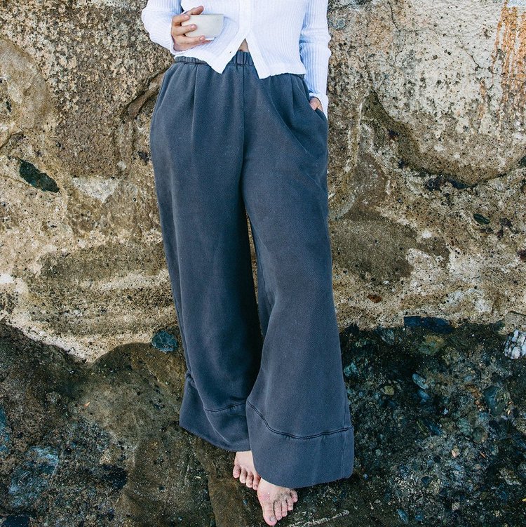 LA Relaxed - Washed Fleece Pants - L, On sale on Choose